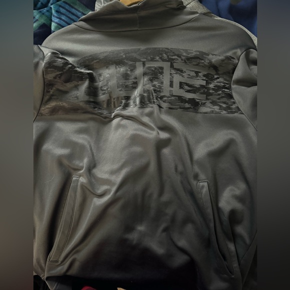 Bundle of Nike and Jordan sweatshirts - Picture 6 of 7